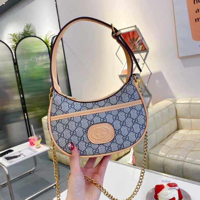 Half Moon-Shaped Chain Mini Handbag