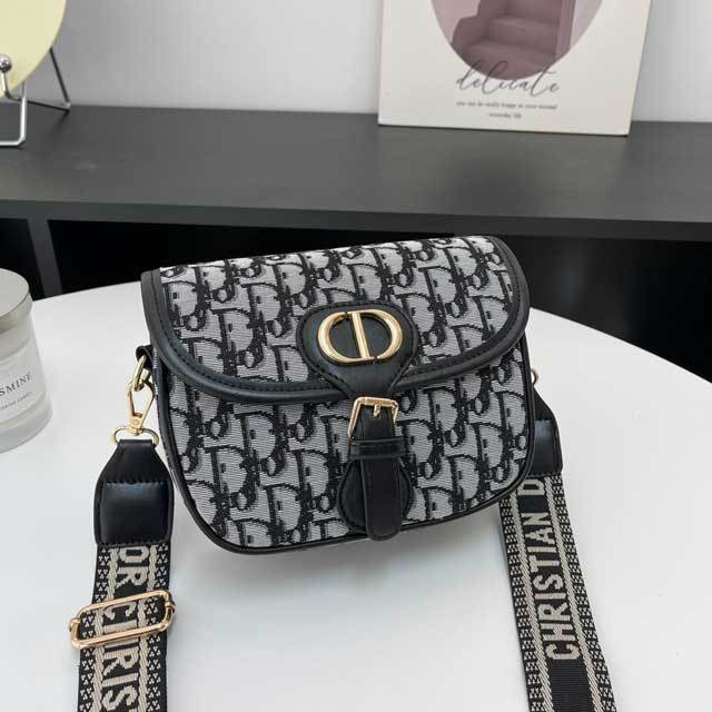 Ladiees Street Fashion Messenger Bag