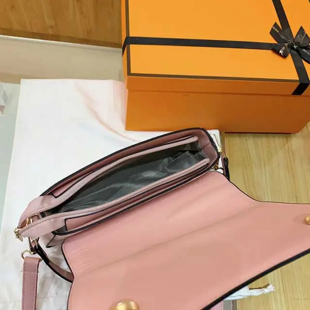 Fashion Letter Print Leather Crossbody Handbag