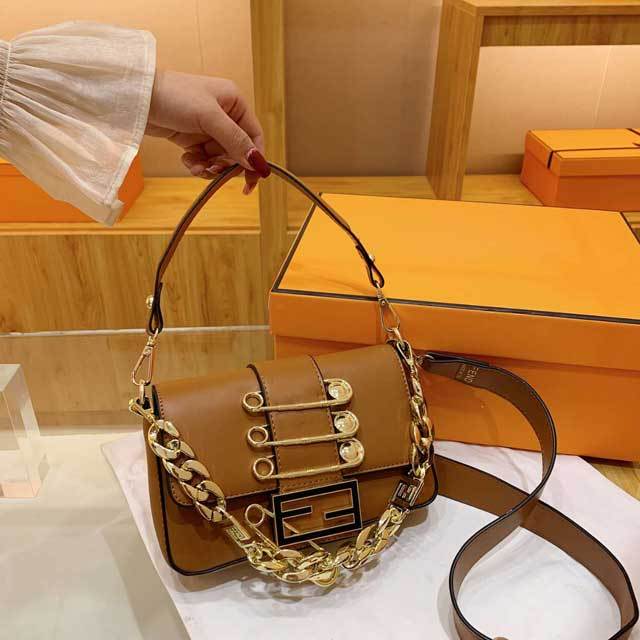 Chic Design Leather Messenger Bag