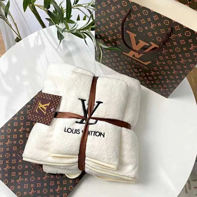 Fashion Design Coral Fleece Bath Towel Set