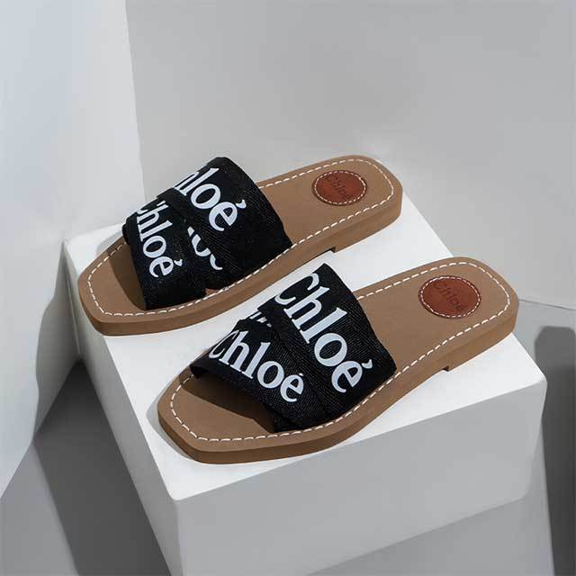 Street Fashion Woman Flat Slides