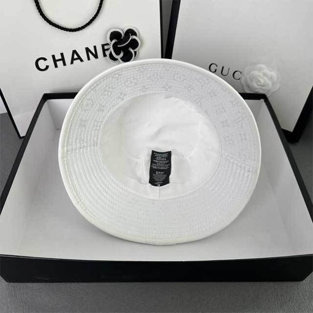 Metal Letter Fashion Bucket Hat