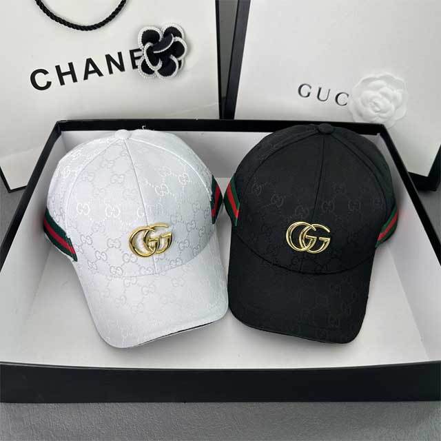 Metal Logo Striped Baseball Cap