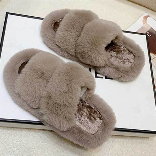 Winter Fashion Solid Color Furry Flat Slippers