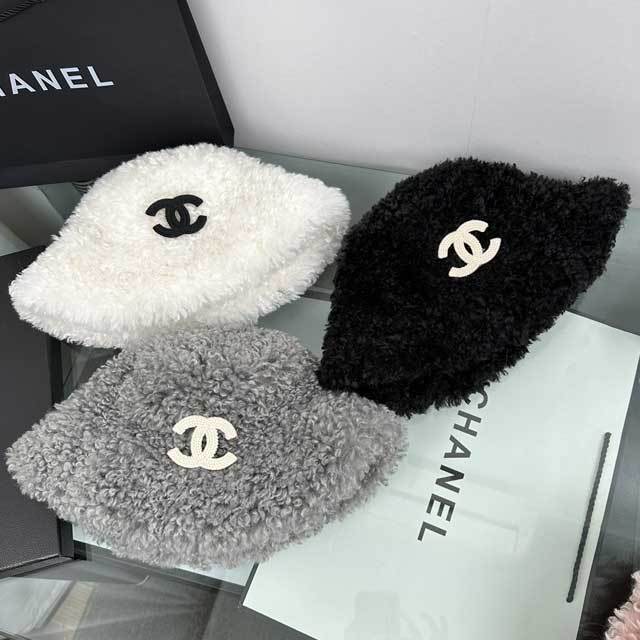 Faux Fur One-Piece Bucket Hat