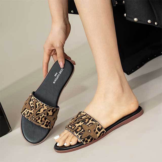 Leopard Printed Casual Style Flat Slippers