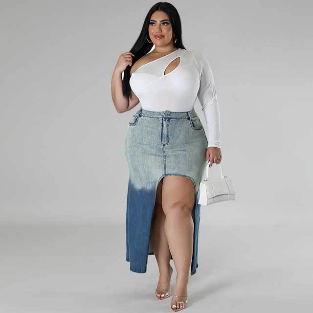 Plus Size Denim Gradient Slit Skirt
