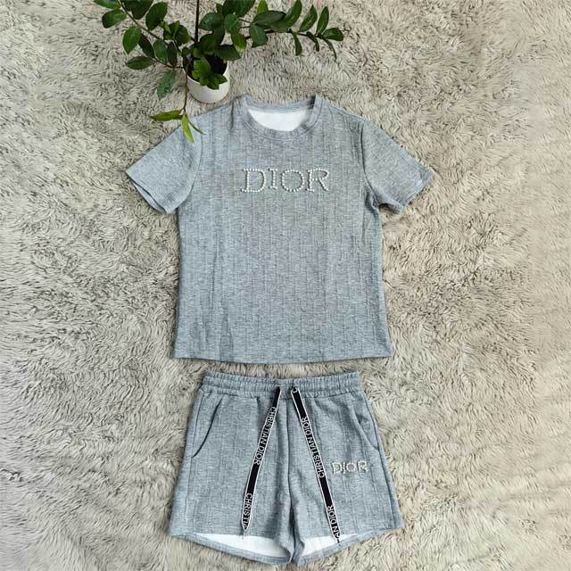 Embossing Pearl Casual Short Set