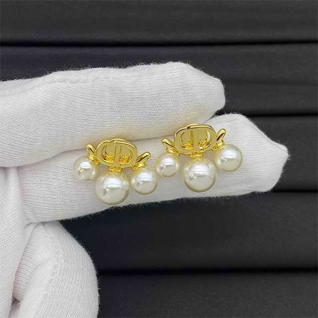 Trendy Luxury Style Earrings(including the box )