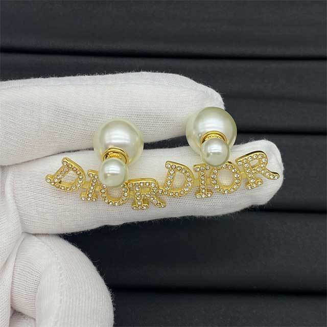 Trendy Luxury Style Earrings(including the box )