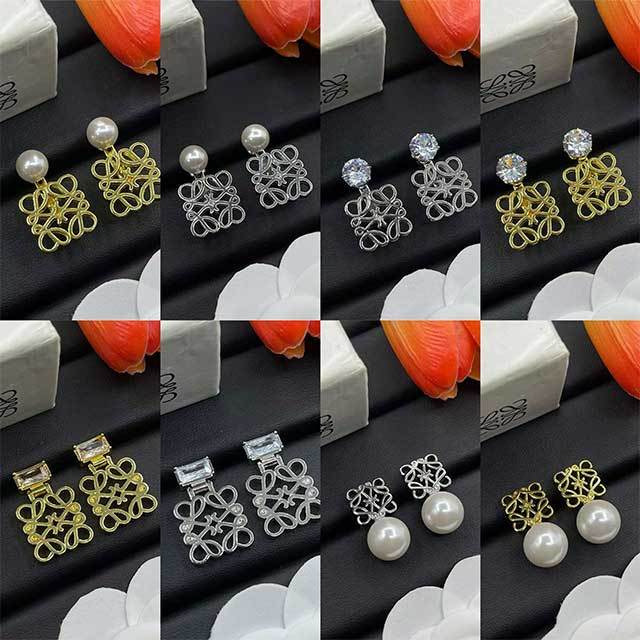 Exquisite Vintage Style Earrings(including the box )