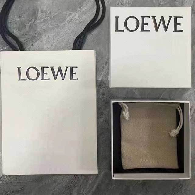 Exquisite Vintage Style Earrings(including the box )
