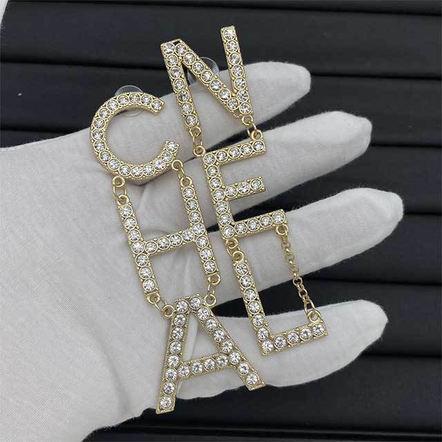 Luxury Fashion Design Earrings (including the box )