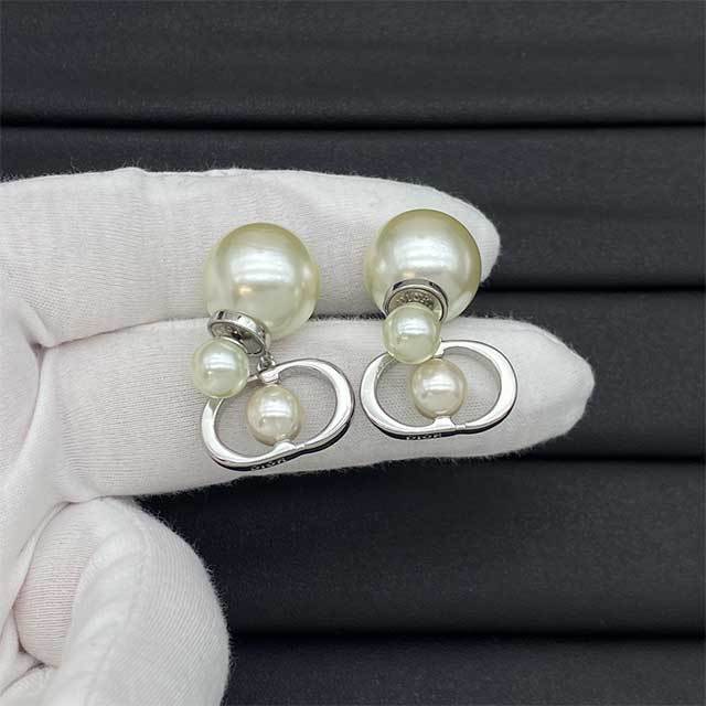 Trendy Luxury Style Earrings(including the box )