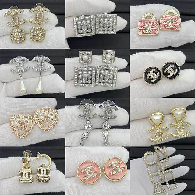 Luxury Fashion Design Earrings (including the box )