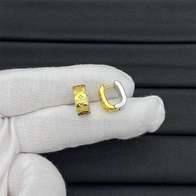 Rhinestone Decor Luxury Earrings(including the box )