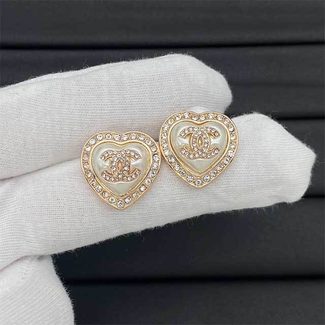 Luxury Fashion Design Earrings (including the box )