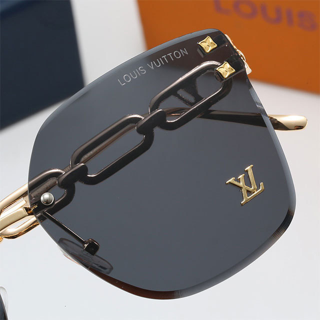 Large Frame Golden Chain Temple Sunglasses