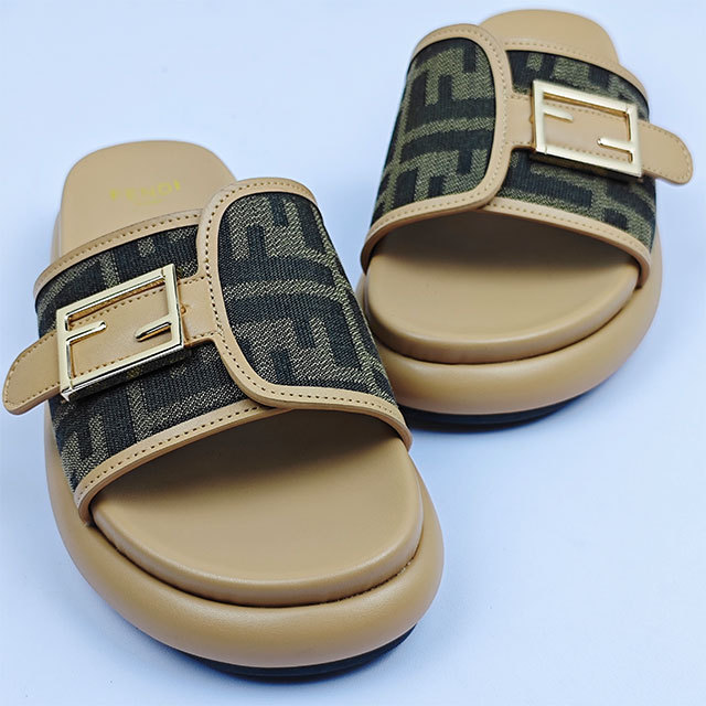 Casual Style Thick Sole Flat Slippers