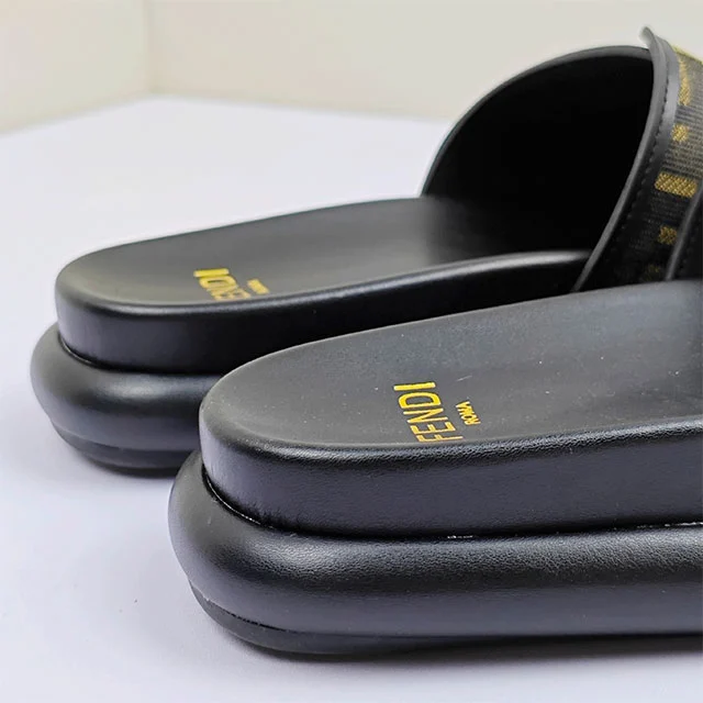 Casual Style Thick Sole Flat Slippers
