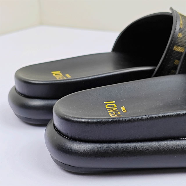 Casual Style Thick Sole Flat Slippers