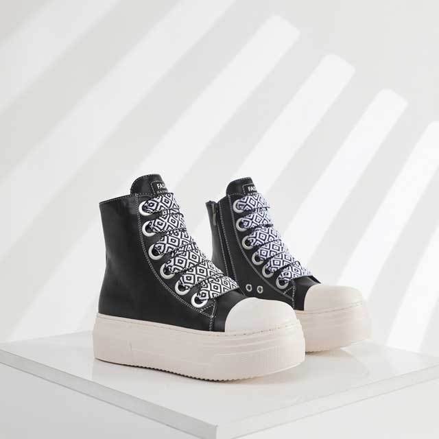 Street Fashion Unisex Lace-Up Leather Sneaker