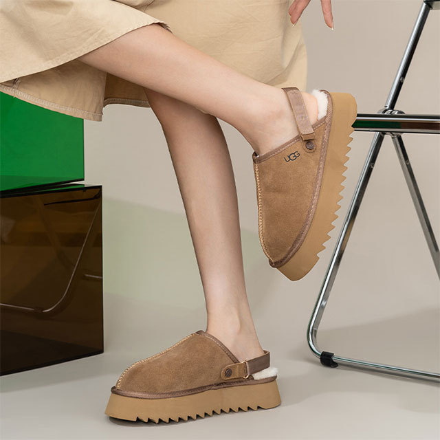 Thick-soled Toe-cap Furry Slippers