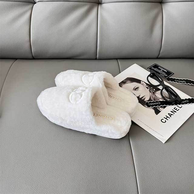 Fashion Thick-soled Furry Slippers