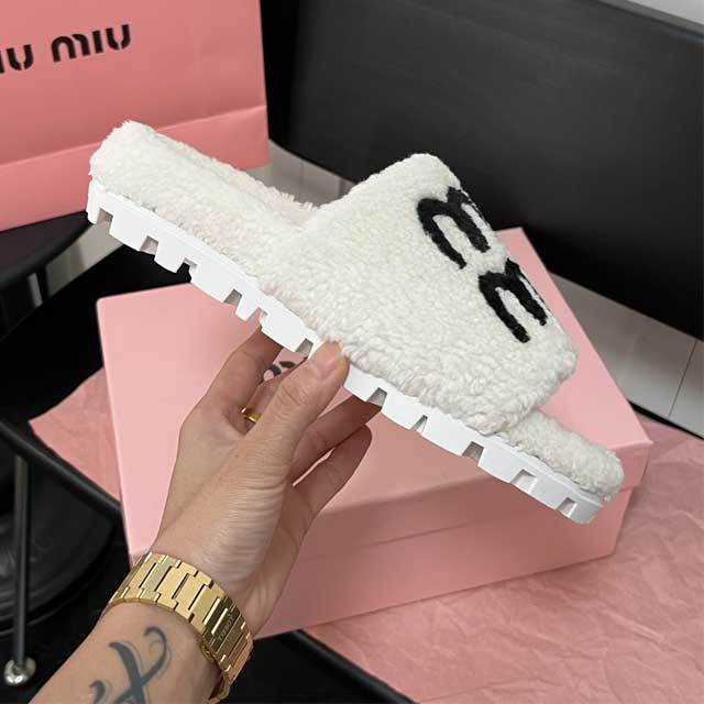 Winter Fashion Women Furry Slides