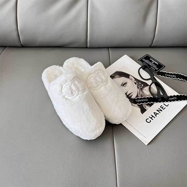 Fashion Thick-soled Furry Slippers
