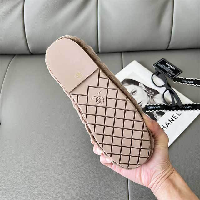 Fashion Thick-soled Furry Slippers