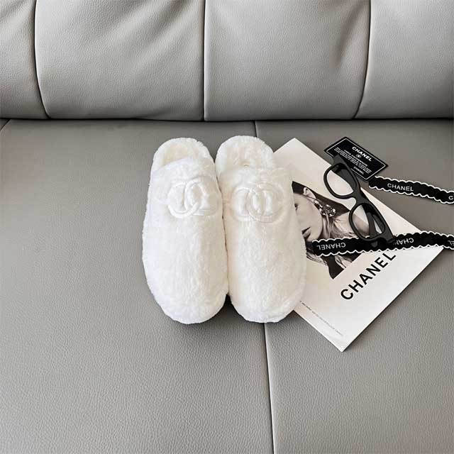 Fashion Thick-soled Furry Slippers