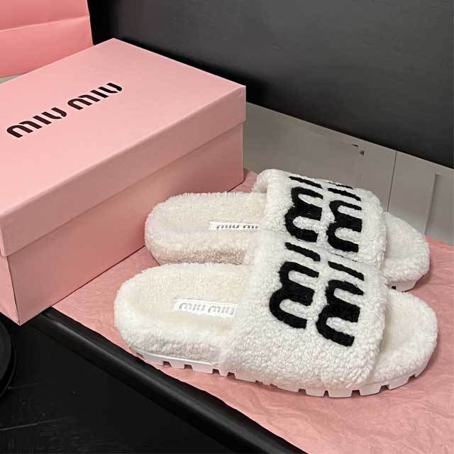 Winter Fashion Women Furry Slides