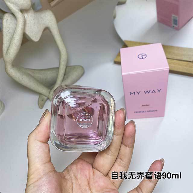 Elegant Women Perfume