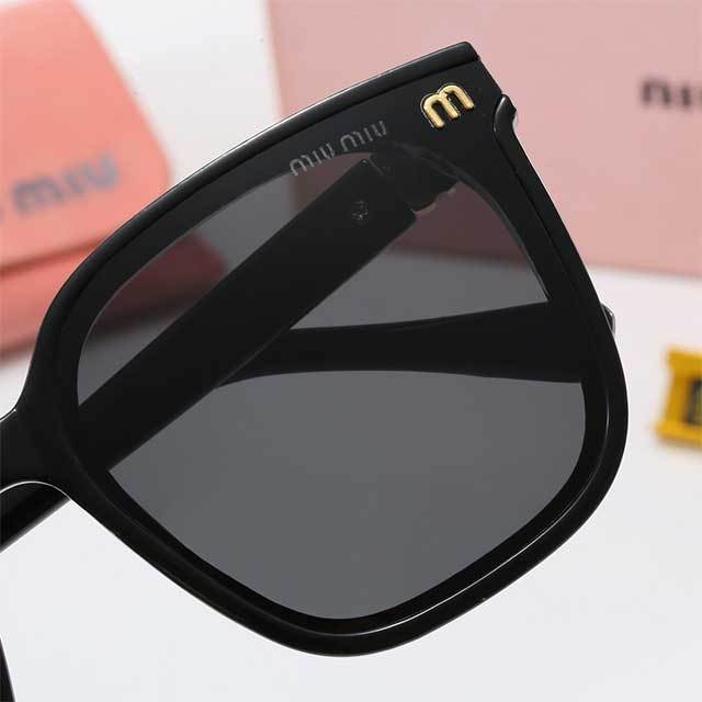 Retro Square Frame Sunglasses