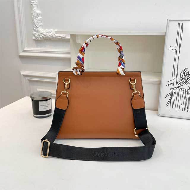 Metal Logo Leather Fashion Crossbody Bag