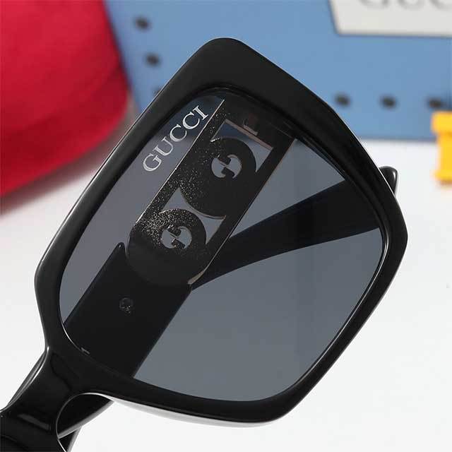 Luxury Plastic Frame Sunglasses