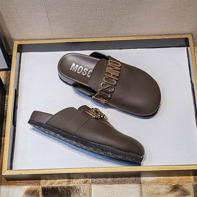 Round Toe Metal Letter Slippers