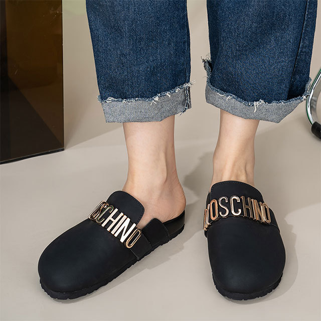 Round Toe Metal Letter Slippers