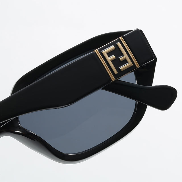 Elegant Modern Style Sunglasses