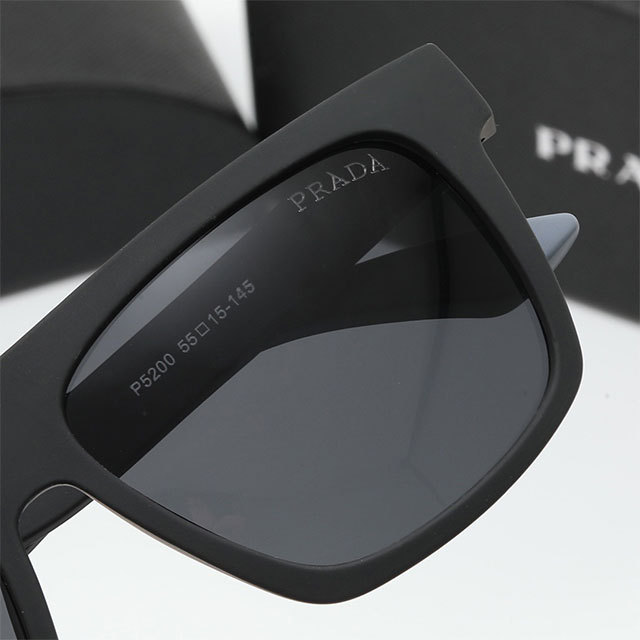 Oversize Frame Classic Sunglasses
