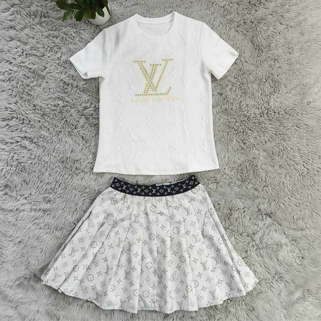 Embroidery Embossing Top Pleated Skirt Set