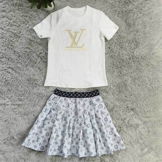 Embroidery Embossing Top Pleated Skirt Set