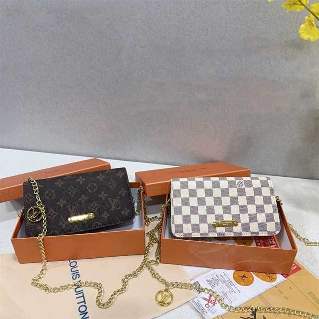 Fashion Chained Leather Messenger Bag