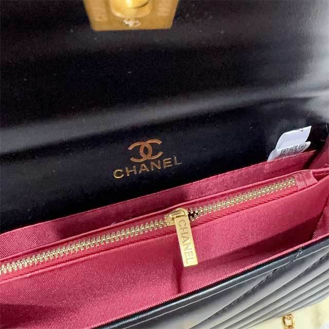 Gold Chained Fashion Messenger Bag
