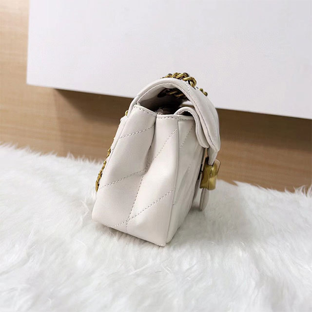 Stylish Design Chained Shoulder Bag(come with box)