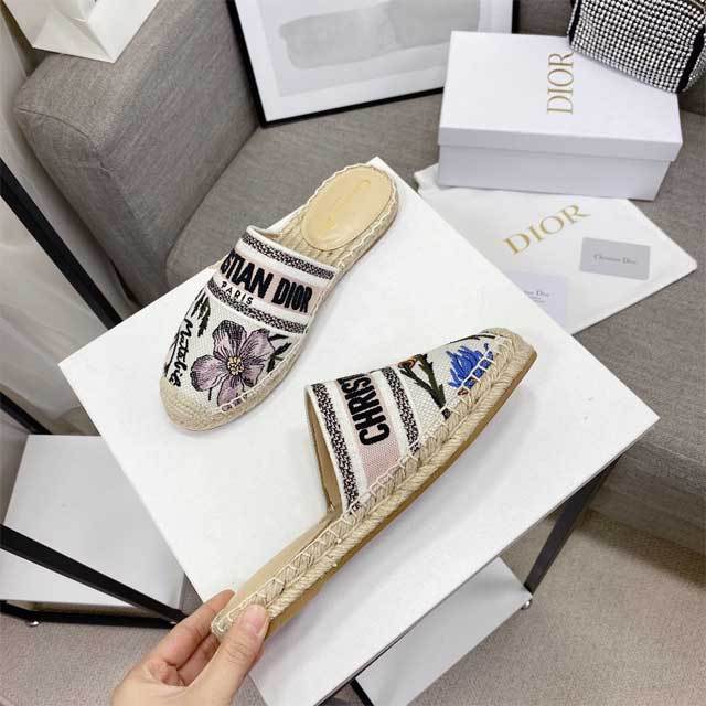 Embroidery Fashion Flat Shoes