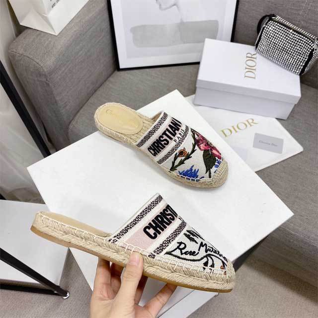 Embroidery Fashion Flat Shoes