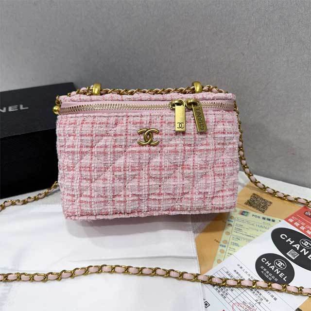 Chained Fashion Crossbody Makeup Bag